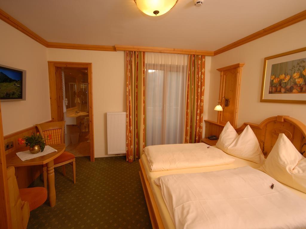 Hotel Garni Alpenland Altenmarkt im Pongau Quarto foto